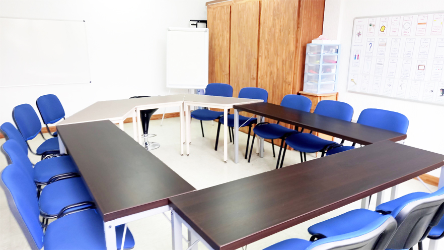 Salle U : Un espace idéal pour formation et séminaires. Le placard